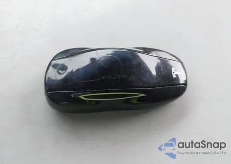 2013 Tesla Model S z USA, uszkodzony, nr VIN 5YJSA1CG9DFP20358